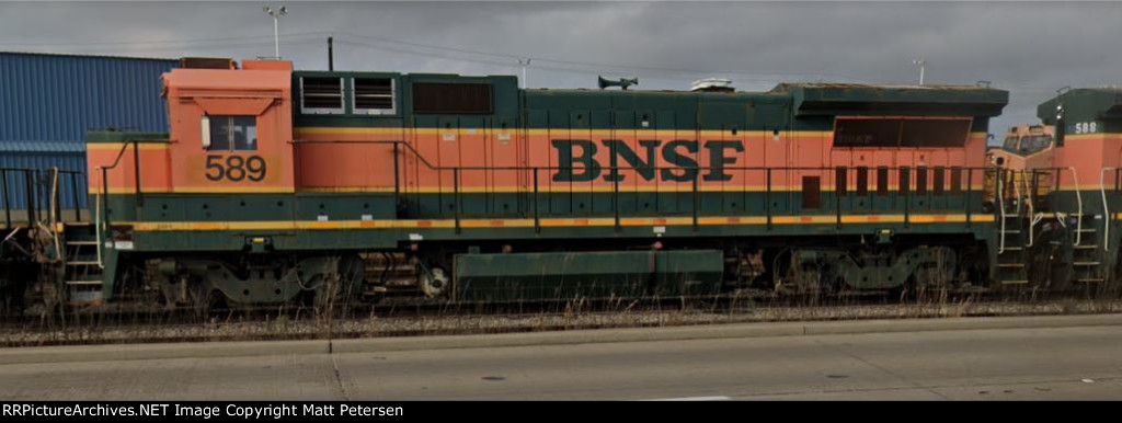 BNSF 589